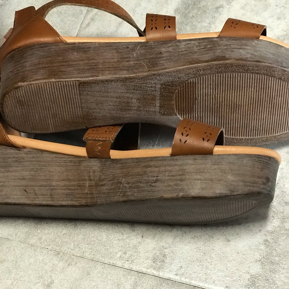 Sandals - Picture 3 of 4